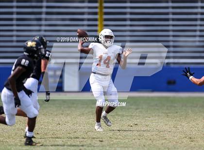 Thumbnail 1 in Mansfield vs. Bowie (Cotton Bowl Prep Showcase) photogallery.