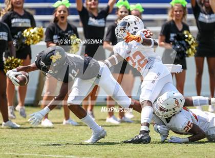 Thumbnail 1 in Mansfield vs. Bowie (Cotton Bowl Prep Showcase) photogallery.