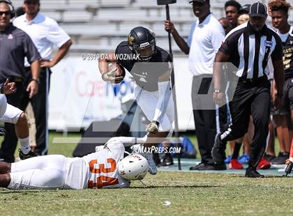 Thumbnail 1 in Mansfield vs. Bowie (Cotton Bowl Prep Showcase) photogallery.