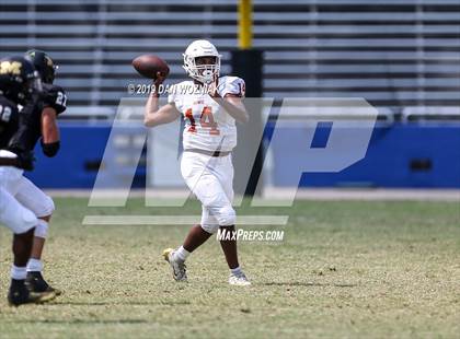 Thumbnail 3 in Mansfield vs. Bowie (Cotton Bowl Prep Showcase) photogallery.