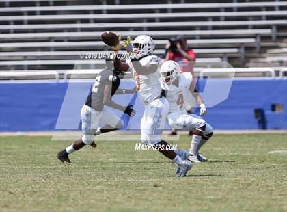 Thumbnail 2 in Mansfield vs. Bowie (Cotton Bowl Prep Showcase) photogallery.