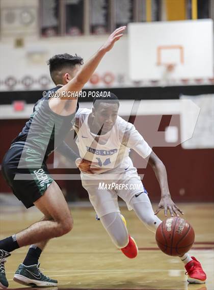 Thumbnail 3 in El Diamante vs. Hanford West (Poly Wilhelmsen Tournament) photogallery.