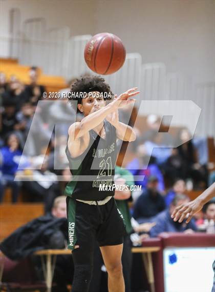 Thumbnail 1 in El Diamante vs. Hanford West (Poly Wilhelmsen Tournament) photogallery.
