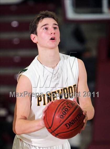 Thumbnail 2 in Mid-Peninsula vs. Pinewood (CIF CCS D5 Final) photogallery.