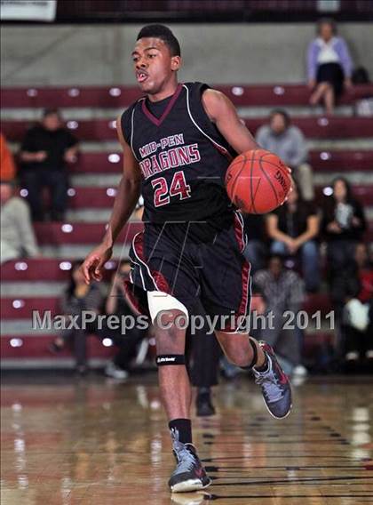 Thumbnail 2 in Mid-Peninsula vs. Pinewood (CIF CCS D5 Final) photogallery.