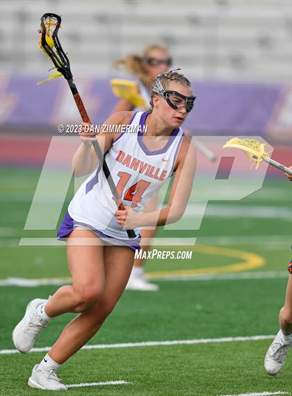 Thumbnail 2 in Hershey vs. Danville (PIAA Class AA First Round) photogallery.