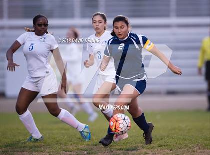 Thumbnail 3 in JV: Bakersfield Christian vs Shafter photogallery.
