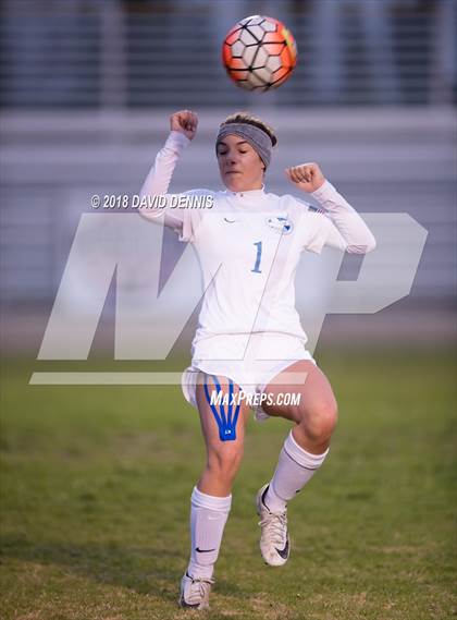 Thumbnail 2 in JV: Bakersfield Christian vs Shafter photogallery.