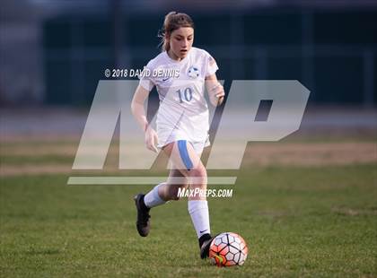 Thumbnail 3 in JV: Bakersfield Christian vs Shafter photogallery.