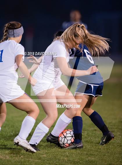 Thumbnail 2 in JV: Bakersfield Christian vs Shafter photogallery.