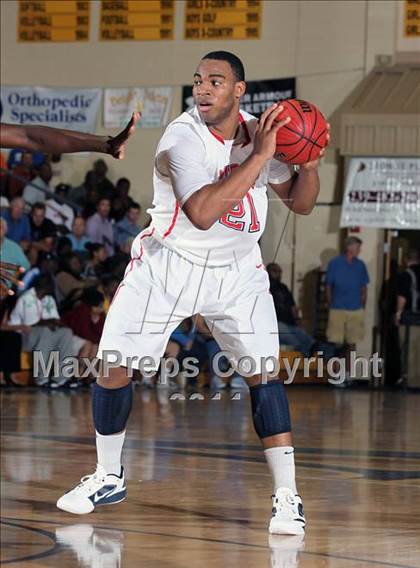 Thumbnail 1 in Montverde Academy vs. Reserve Riverside (City of Palms Classic) photogallery.