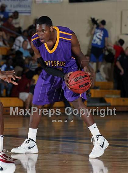 Thumbnail 3 in Montverde Academy vs. Reserve Riverside (City of Palms Classic) photogallery.