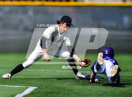 Thumbnail 2 in Vandegrift vs Elgin (LISD Tournament) photogallery.
