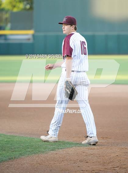 Thumbnail 2 in Hamilton vs. Liberty (AIA 6A Round 2 Playoff) photogallery.