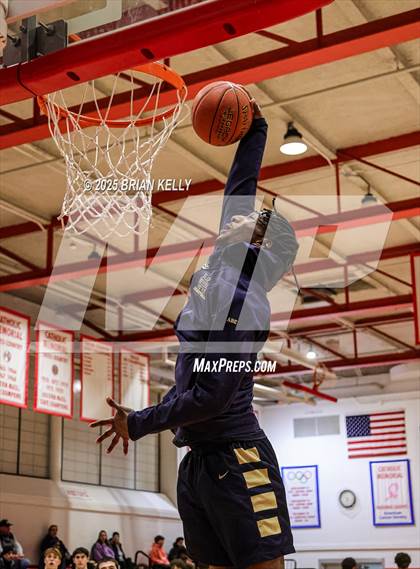 Thumbnail 2 in Malden Catholic @ Catholic Memorial photogallery.