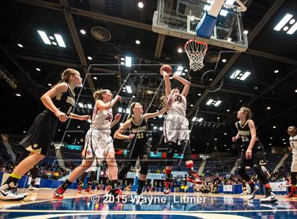 Thumbnail 2 in Murray vs Holy Cross (All A Classic Championship) photogallery.
