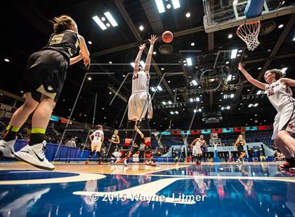 Thumbnail 2 in Murray vs Holy Cross (All A Classic Championship) photogallery.