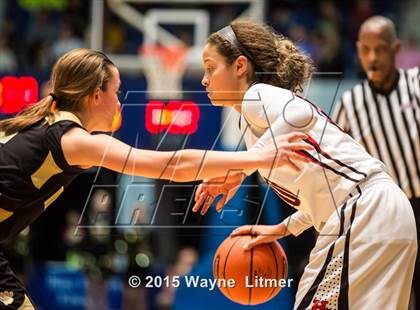 Thumbnail 1 in Murray vs Holy Cross (All A Classic Championship) photogallery.