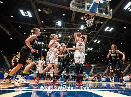 Thumbnail 1 in Murray vs Holy Cross (All A Classic Championship) photogallery.