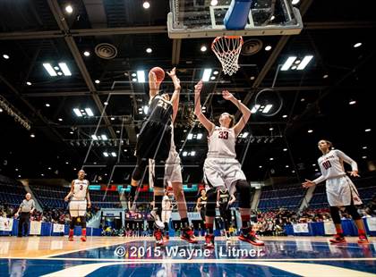 Thumbnail 3 in Murray vs Holy Cross (All A Classic Championship) photogallery.