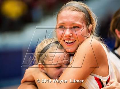 Thumbnail 3 in Murray vs Holy Cross (All A Classic Championship) photogallery.