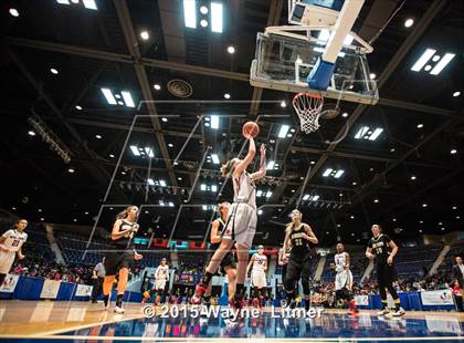 Thumbnail 2 in Murray vs Holy Cross (All A Classic Championship) photogallery.