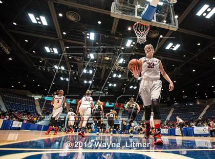 Thumbnail 1 in Murray vs Holy Cross (All A Classic Championship) photogallery.