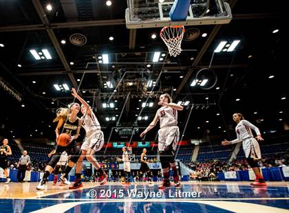 Thumbnail 1 in Murray vs Holy Cross (All A Classic Championship) photogallery.