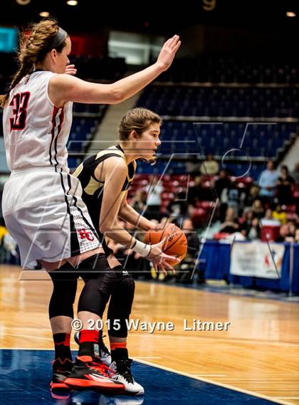 Thumbnail 3 in Murray vs Holy Cross (All A Classic Championship) photogallery.