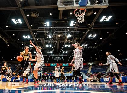 Thumbnail 3 in Murray vs Holy Cross (All A Classic Championship) photogallery.
