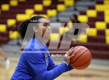 Thumbnail 3 in Catalina Foothills vs Nogales (Salpointe Cactus Clash) photogallery.