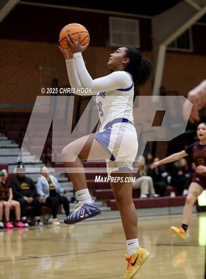 Thumbnail 3 in Catalina Foothills vs Nogales (Salpointe Cactus Clash) photogallery.