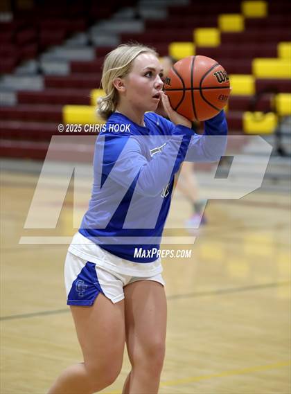 Thumbnail 1 in Catalina Foothills vs Nogales (Salpointe Cactus Clash) photogallery.