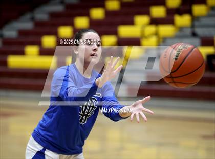 Thumbnail 2 in Catalina Foothills vs Nogales (Salpointe Cactus Clash) photogallery.