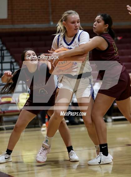 Thumbnail 2 in Catalina Foothills vs Nogales (Salpointe Cactus Clash) photogallery.