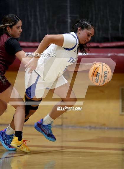 Thumbnail 3 in Catalina Foothills vs Nogales (Salpointe Cactus Clash) photogallery.