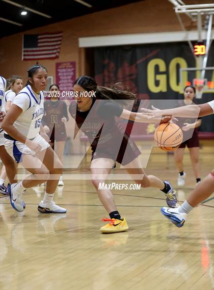 Thumbnail 2 in Catalina Foothills vs Nogales (Salpointe Cactus Clash) photogallery.