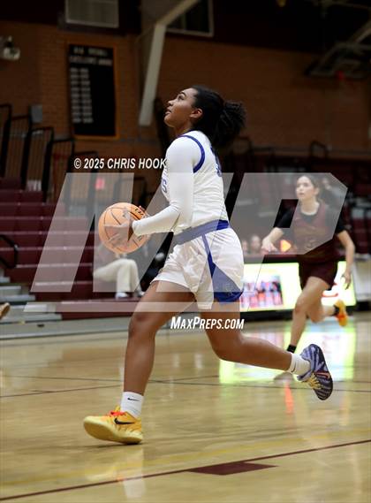 Thumbnail 2 in Catalina Foothills vs Nogales (Salpointe Cactus Clash) photogallery.