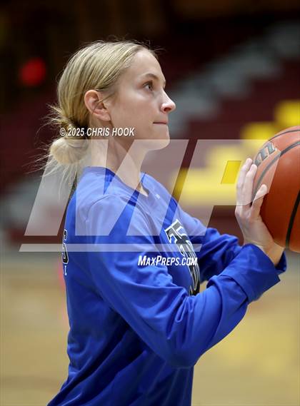 Thumbnail 1 in Catalina Foothills vs Nogales (Salpointe Cactus Clash) photogallery.