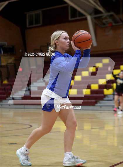 Thumbnail 2 in Catalina Foothills vs Nogales (Salpointe Cactus Clash) photogallery.