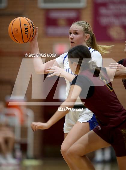 Thumbnail 2 in Catalina Foothills vs Nogales (Salpointe Cactus Clash) photogallery.
