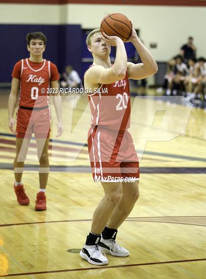 Thumbnail 2 in Tompkins vs Katy photogallery.