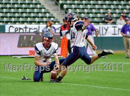 Thumbnail 2 in Campolindo vs. Washington Union (CIF State D3 Final) photogallery.