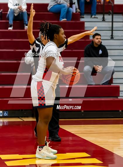 Thumbnail 3 in Patriot vs. Woodgrove (Cassel's Holiday Classic) photogallery.