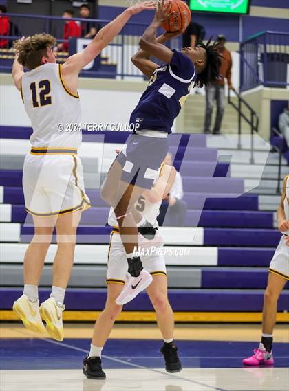 Thumbnail 1 in Meridian vs. North Broward Prep (Tournament of Champions) photogallery.