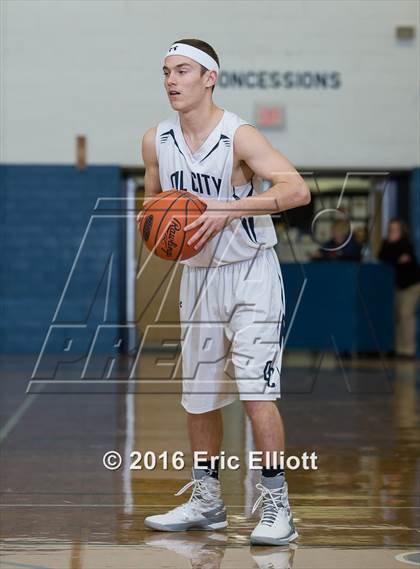 Thumbnail 1 in Conneaut Area vs Oil City photogallery.