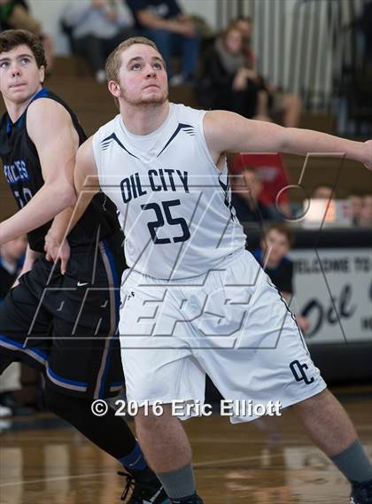 Thumbnail 2 in Conneaut Area vs Oil City photogallery.