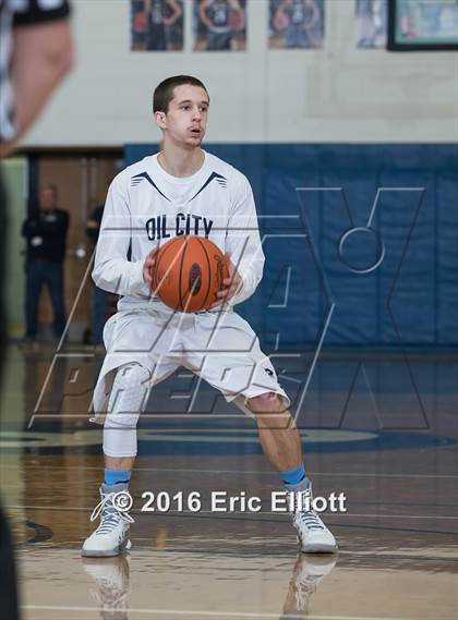 Thumbnail 2 in Conneaut Area vs Oil City photogallery.