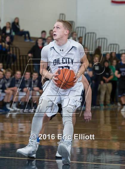 Thumbnail 2 in Conneaut Area vs Oil City photogallery.