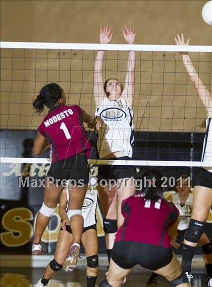 Thumbnail 1 in Modesto @ Enochs photogallery.